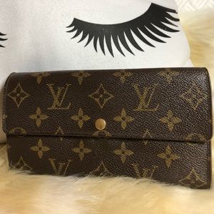 Authentic LV Portefeiulle Sarah Long Wallet